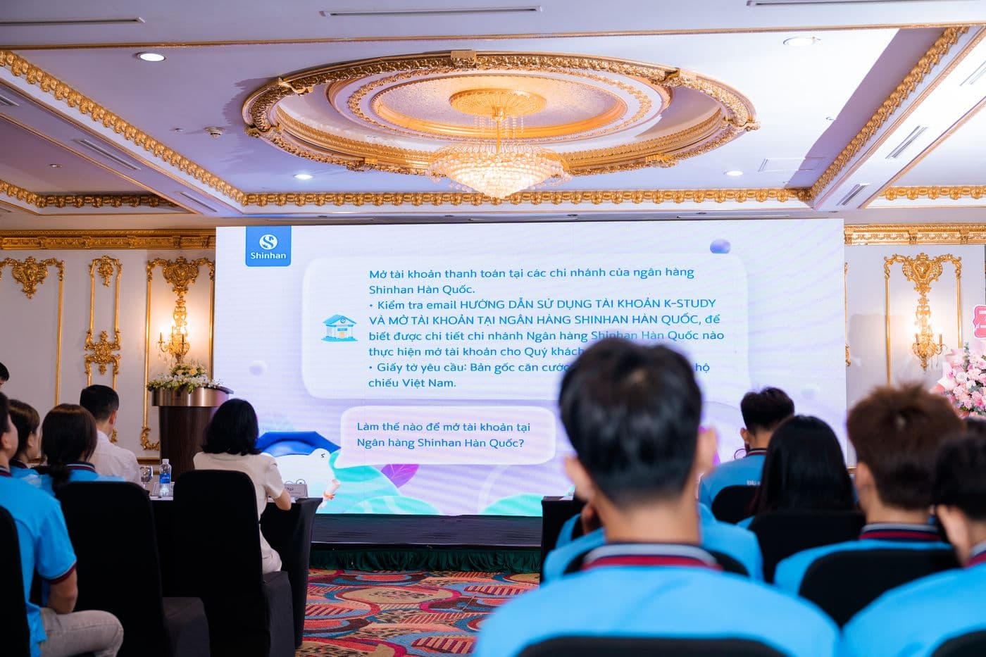 Slide hướng dẫn thủ tục mở tài khoản tại chi nhánh Shinhan Hàn Quốc.