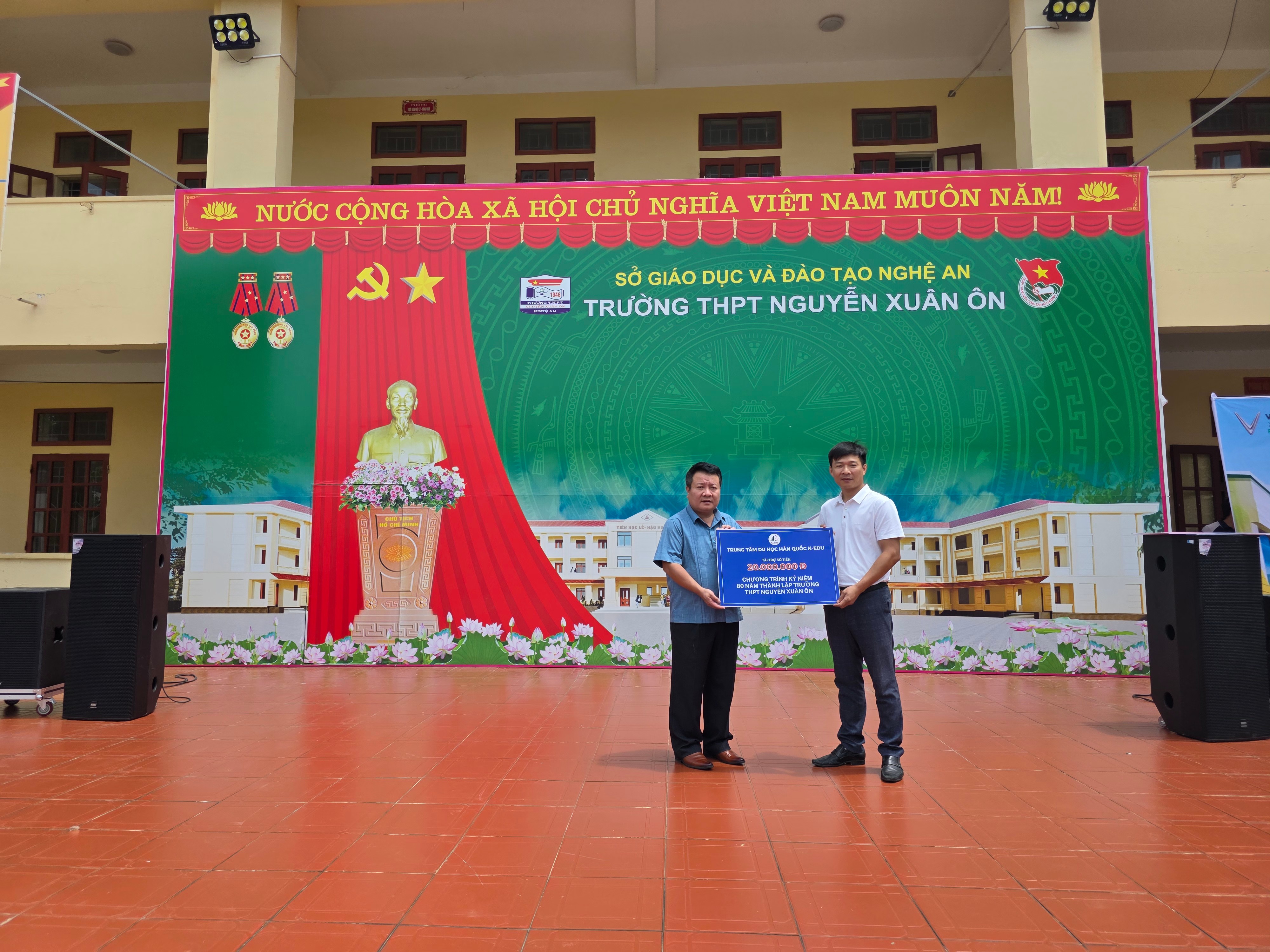 Trao thưởng học viên xuất sắc trong chương trình thi đua