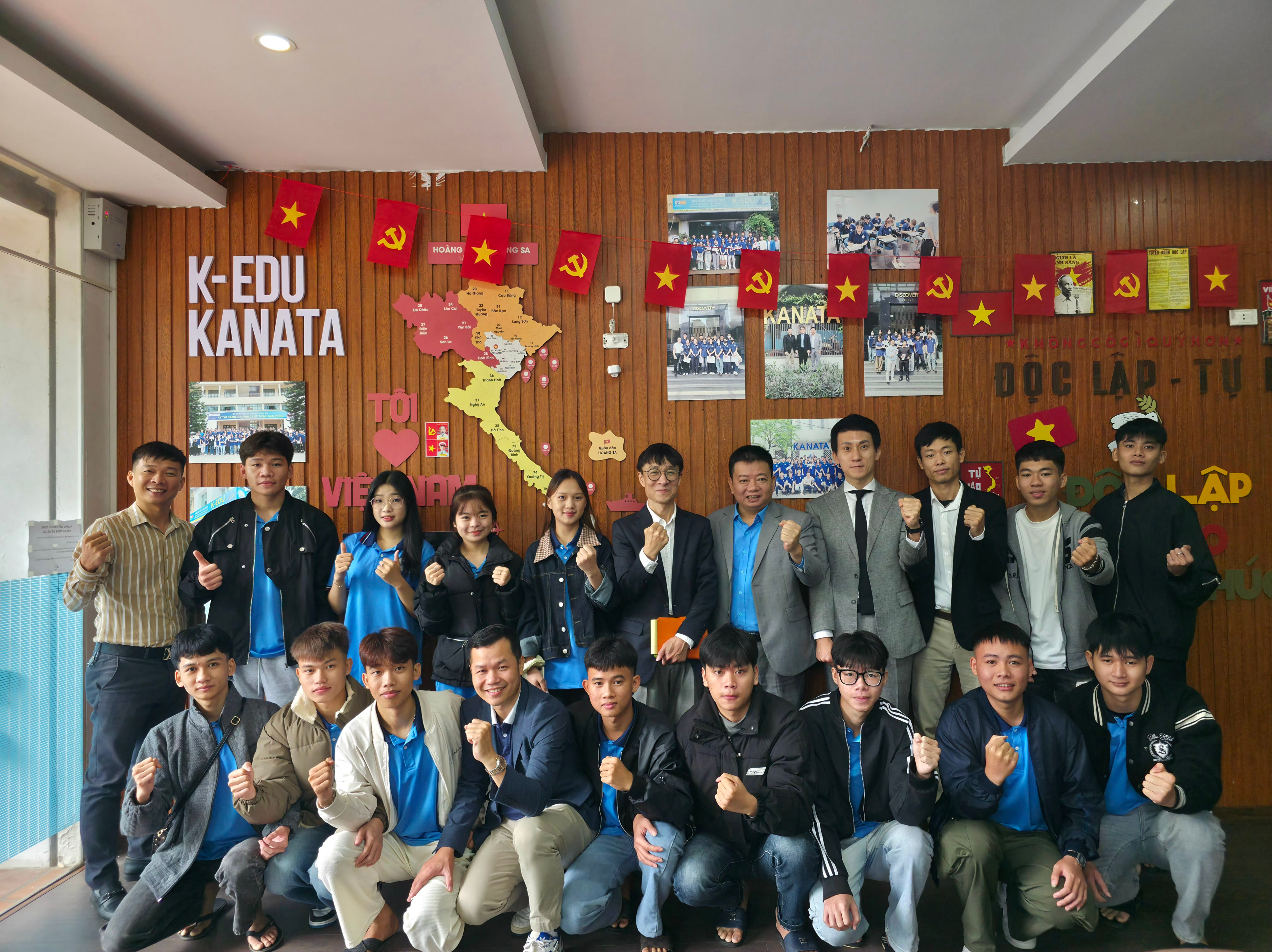 Ngày hội hướng nghiệp K-CAREER cùng học sinh