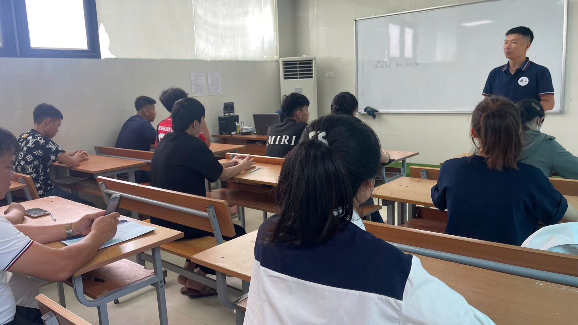 Ảnh hoạt động 48